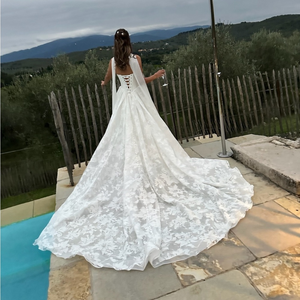 Essense of Australia, D4158 Wedding Dress